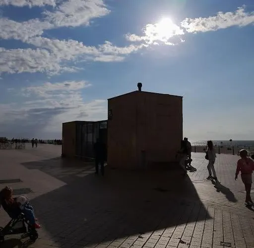 Kursaal Met Zeezicht *